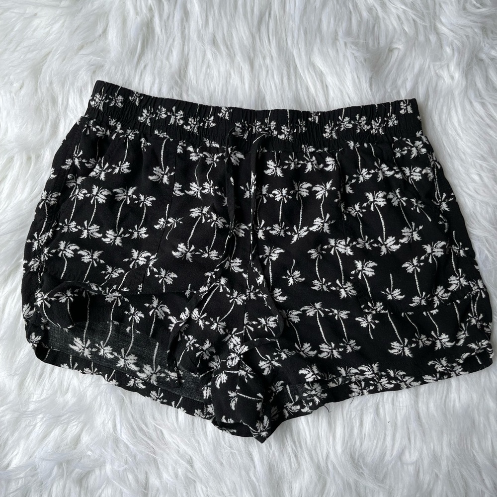 Joe B | Beach style pull on shorts